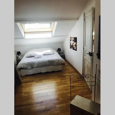 T5 En Duplex Avec Terrasse Couverte 펜션