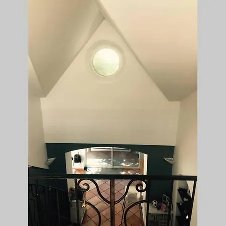 T5 En Duplex Avec Terrasse Couverte 펜션